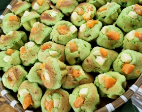 Bánh Bông Lan Lá Dứa Phô Mai